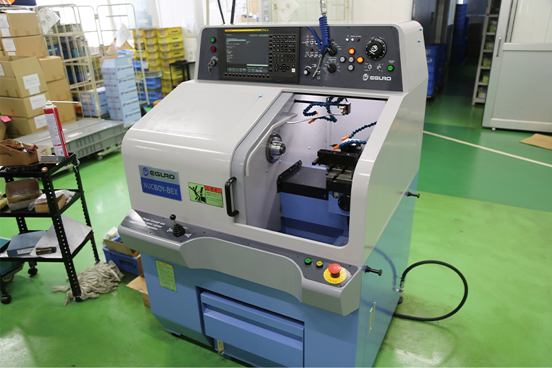 CNCチャッカー加工装置｜株式会社ヤマキン