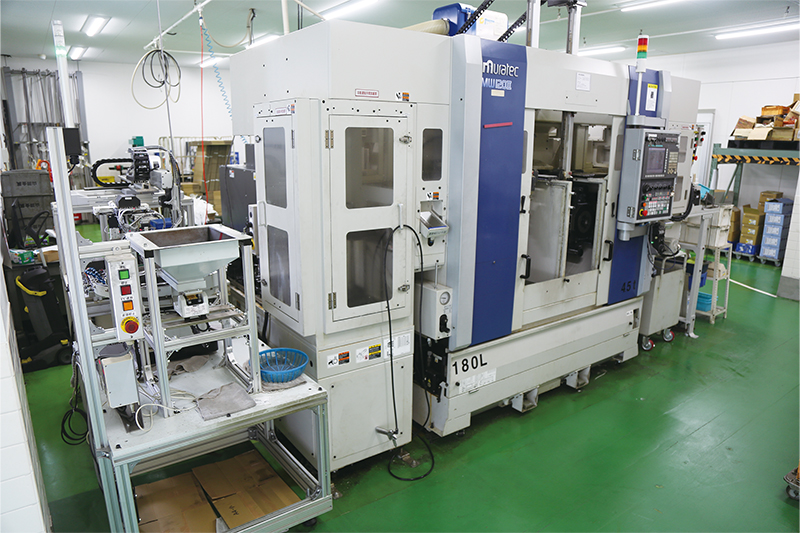 平行２軸型CNC旋盤｜株式会社ヤマキン