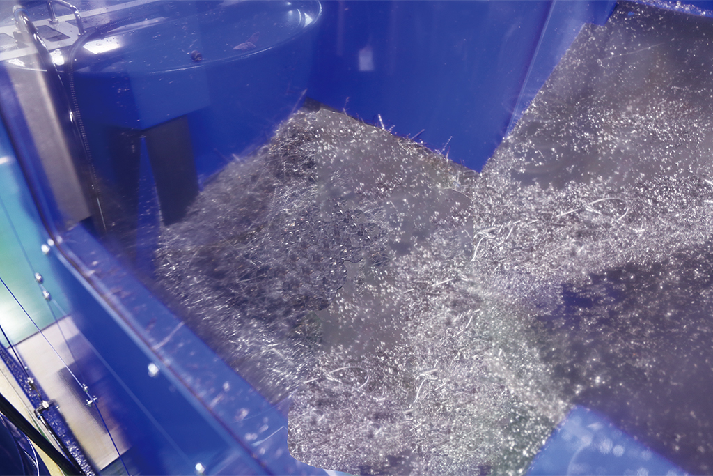 切粉圧縮機/圧縮工程2｜株式会社ヤマキン